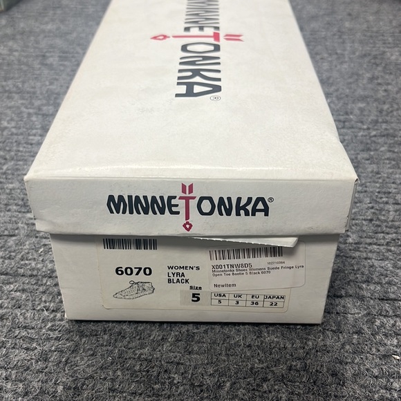 Minnetonka Women’s Fringe Lyra Open Toed Boot (3163) - Picture 6 of 6